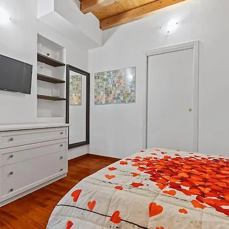 Duomo Center * Όπως