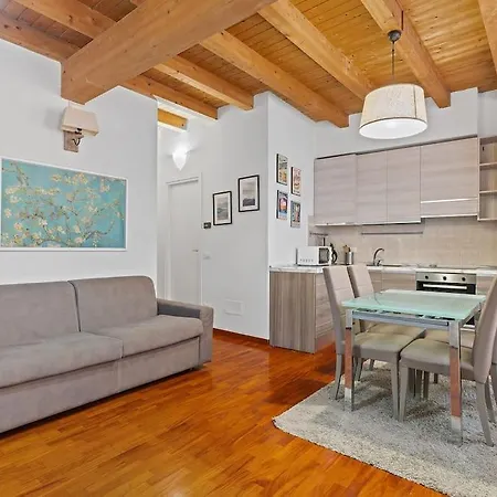 아파트 Duomo Center